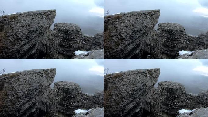 山顶岩石，斯塔夫堡山丘，坏斯塔夫斯坦，地质山顶，冬天，雪，雾，山，4K