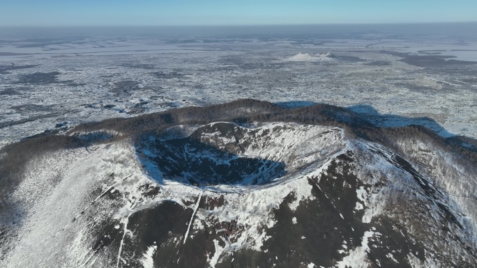 黑龙江五大连池黑龙山老黑山火山口航拍