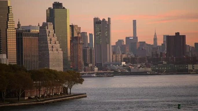 2017年10月20日。纽约市日落风景。纽约曼哈顿天际线。美国。