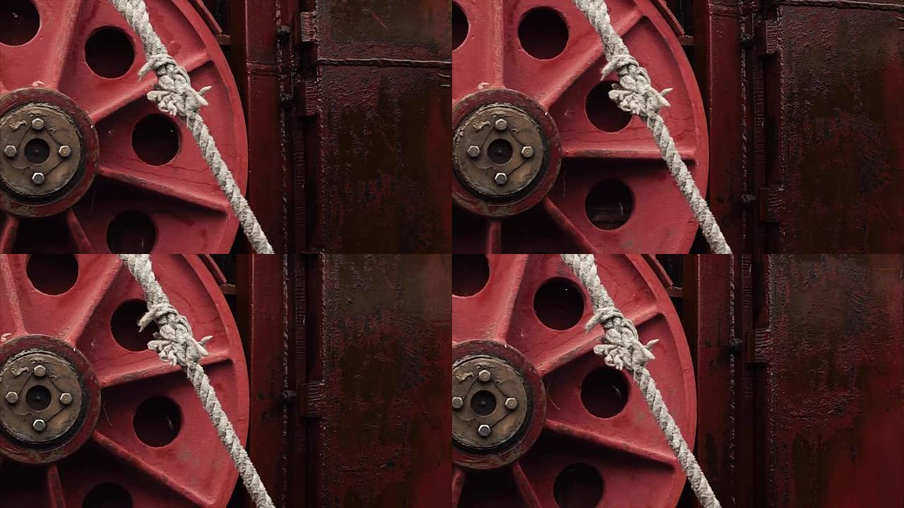 抽水的机架坝上的锁的一部分，液压轮