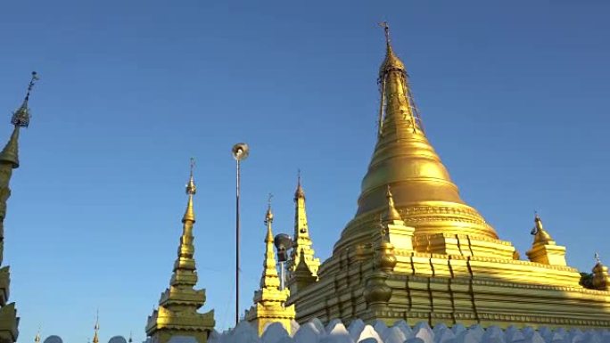 缅甸美丽的金色Kuthodaw宝塔曼德勒