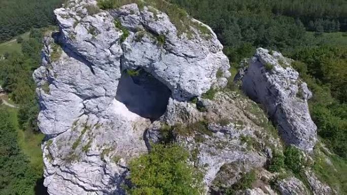 汝拉克拉科夫斯科-琴斯托科夫斯卡的石灰岩。波兰。从上方观看。