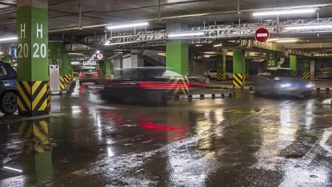 地下商场停车场出入口汽车运动时间流逝