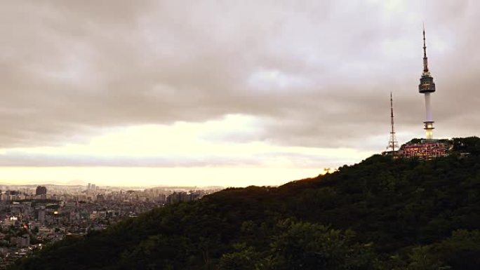 南山公园山首尔黄昏的城市景观