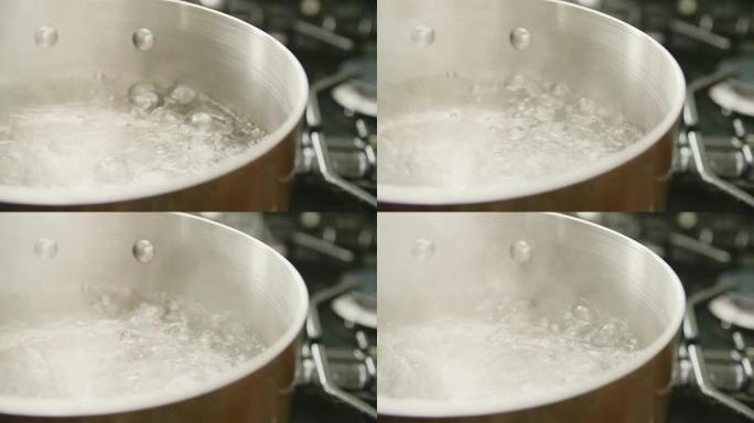 厨房锅中煮沸的水的特写镜头