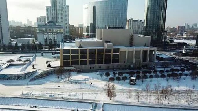 叶卡捷琳堡市，市中心景观，叶卡捷琳堡，乌拉尔，俄罗斯。冬季有摩天大楼的现代城市的俯视图