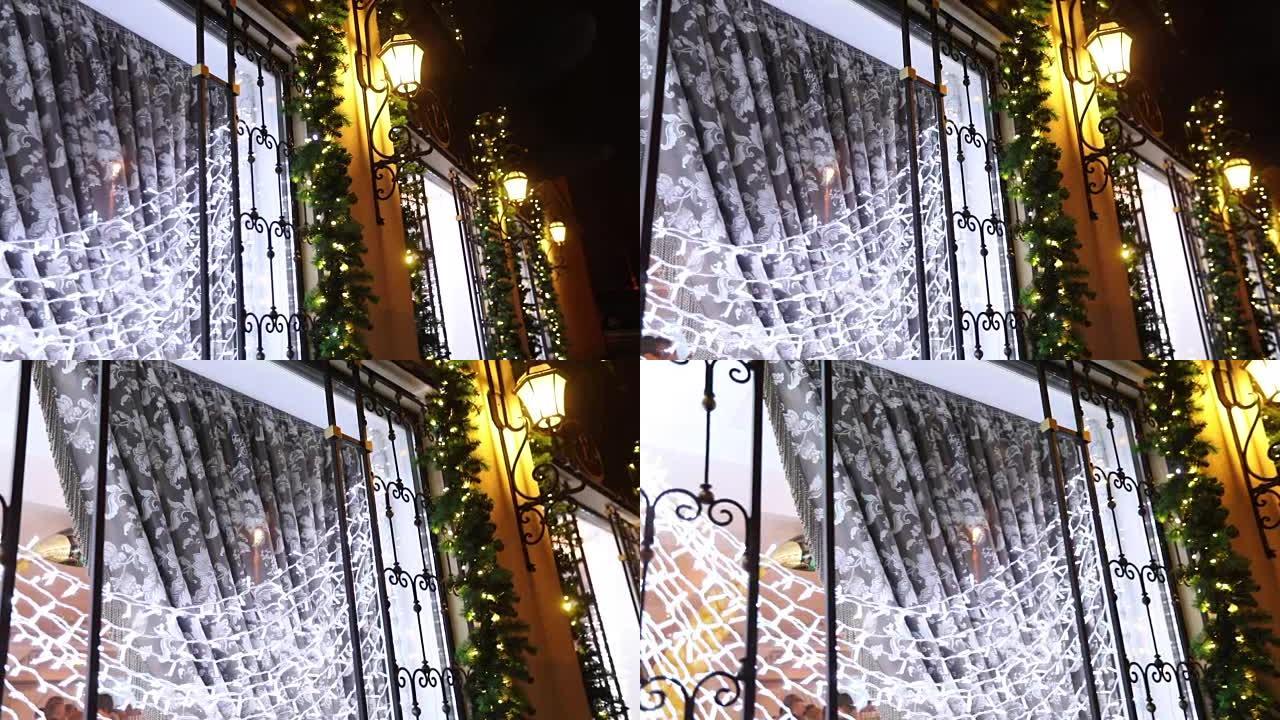 圣诞节餐厅的外观，圣诞节装饰，餐厅装饰，发光的灯光，外面，彩色玻璃，新年装饰，新2018年