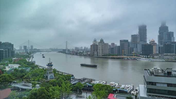 上海黄浦江畔雨中延时8k