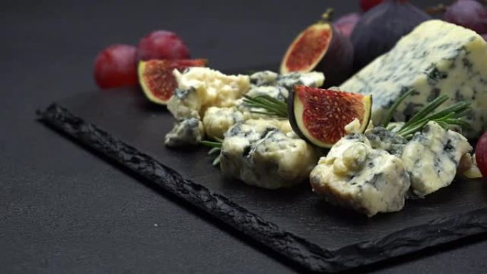 roquefort或dorblu奶酪和无花果的视频