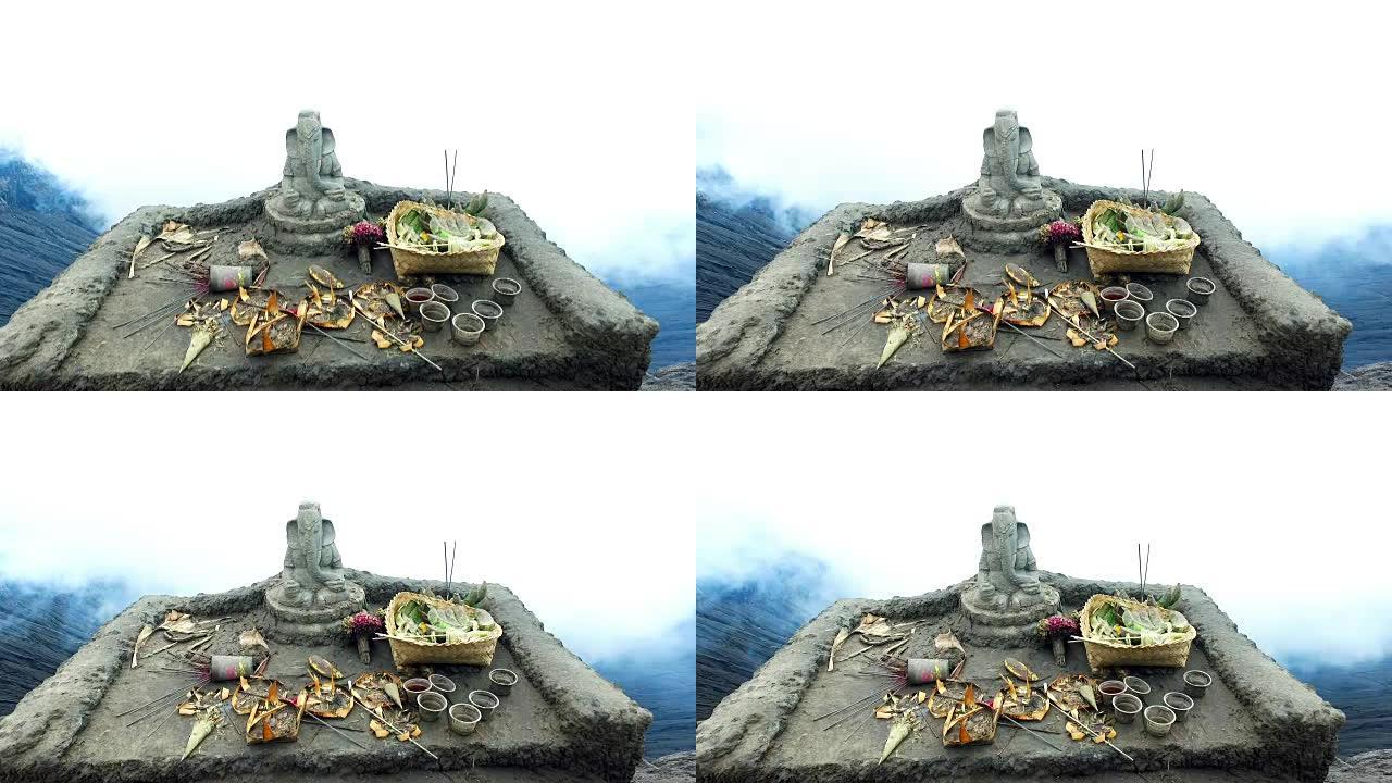 印度尼西亚爪哇的布罗莫火山口顶部有Ganesha (印度教神) 的祭坛