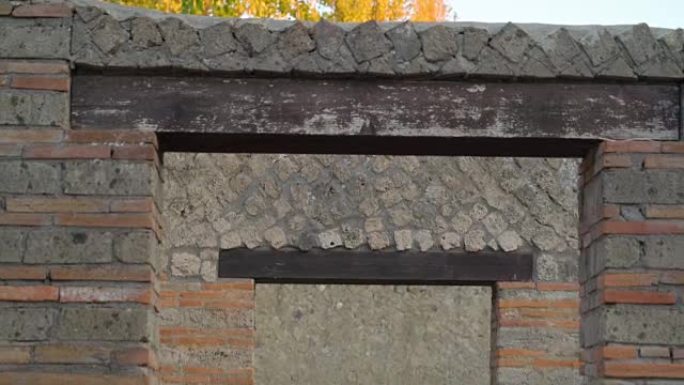 意大利庞贝古城遗址中的一些门墙