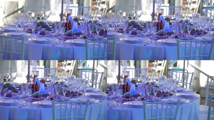 宴会厅婚礼庆典上的桌子。婚庆餐饮服务理念。