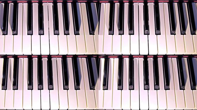 钢琴琴键的特写镜头