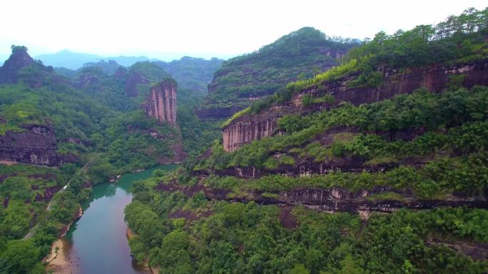 航拍武夷山玉女峰与九曲溪绿水青山丹霞地貌