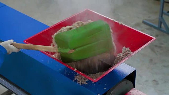 生产用于瓷砖塑料回收的现代输送线