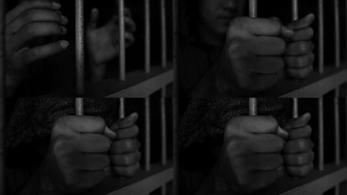 慢动作: 男性囚犯在监狱中