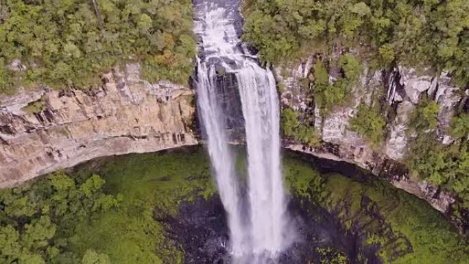 Caracol Falls in Canela，RS，巴西