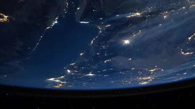 尼罗河、埃及、沙特阿拉伯和中东部分地区，从国际空间站晚上看到。剧照由美国宇航局约翰逊航天中心地球科学