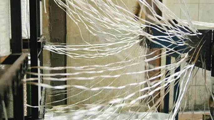 化学工业-玻璃纤维复合材料增强织物-机械生产线的一部分