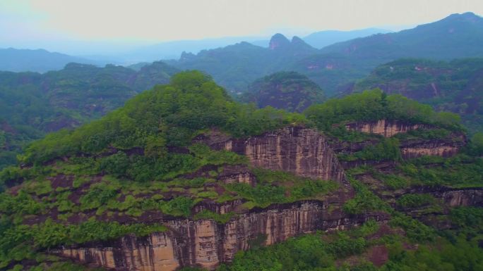 航拍武夷山玉女峰与九曲溪绿水青山丹霞地貌