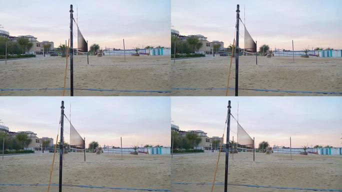 白沙中的沙滩排球场