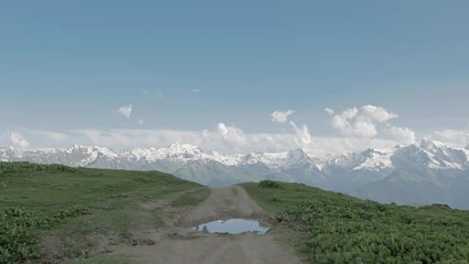 山区之路-佐治亚州梅斯提亚的科鲁迪湖地区