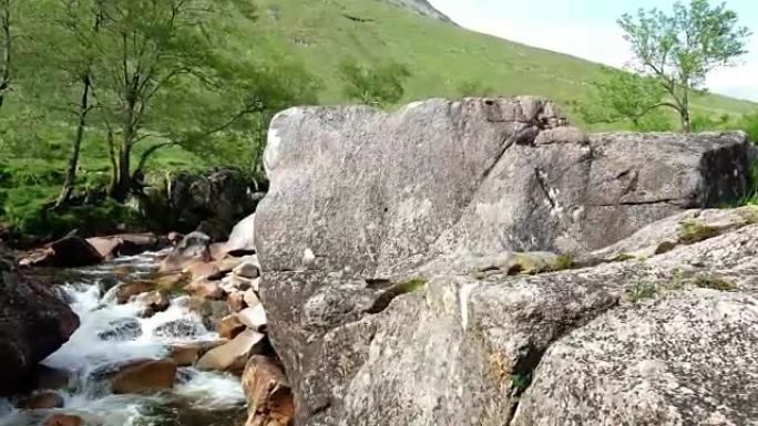 多莉拍摄了苏格兰格伦艾蒂的瀑布景观-英国