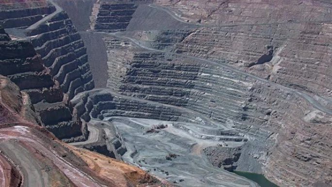 西澳大利亚州卡尔古利博尔德的超级坑金矿爆破