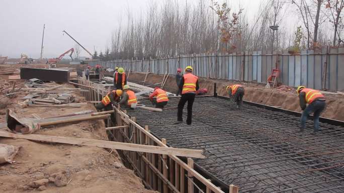 实拍市政道路建设地下管廊建设污水管廊建设