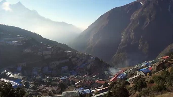 尼泊尔喜马拉雅珠穆朗玛峰徒步旅行南切集市全景