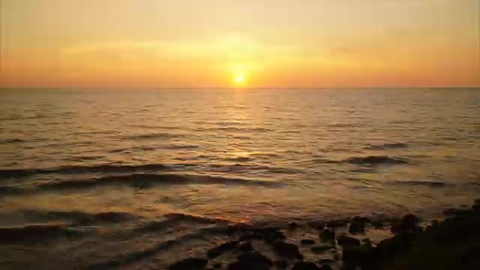 Phang Nga的时光流逝美丽的海滩金色日落