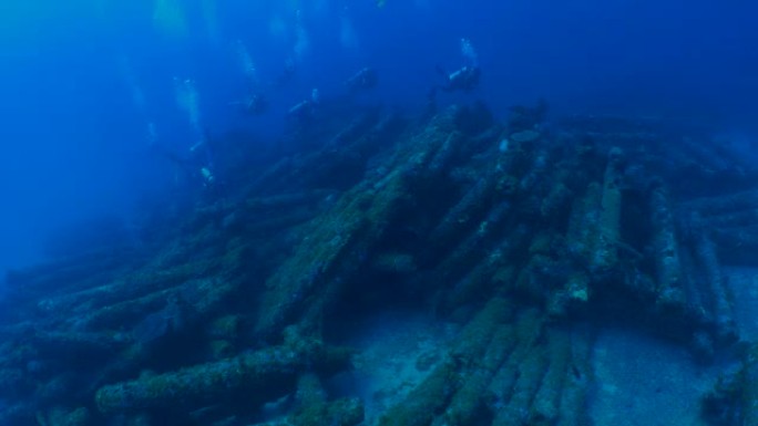 水下电线杆人工鱼礁，水肺潜水