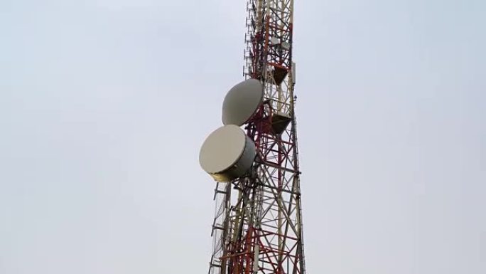 意大利埃里斯·特拉帕尼的高大电信塔