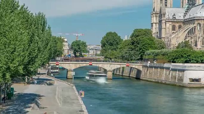 塞纳河和巴黎圣母院是巴黎最著名的象征之一