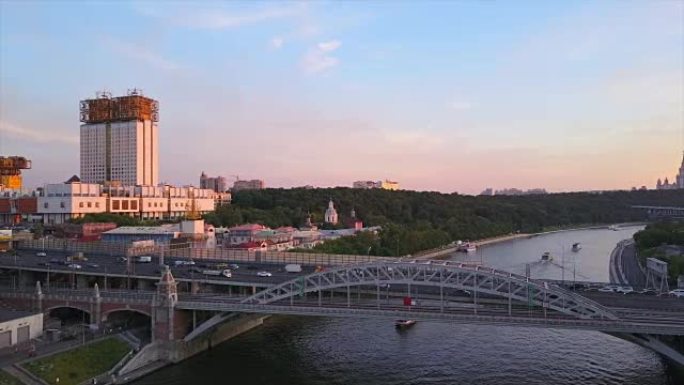 俄罗斯日落莫斯科市河畔国家科学院空中全景4k