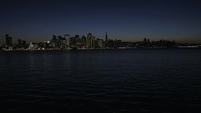 旧金山的空中照明夜景港