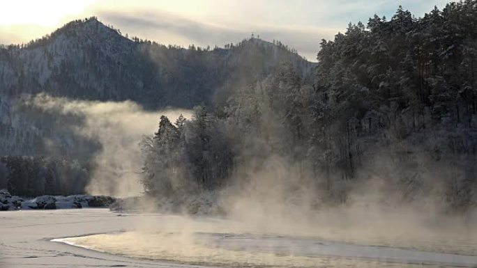 阿尔泰河卡屯冬季早晨时间