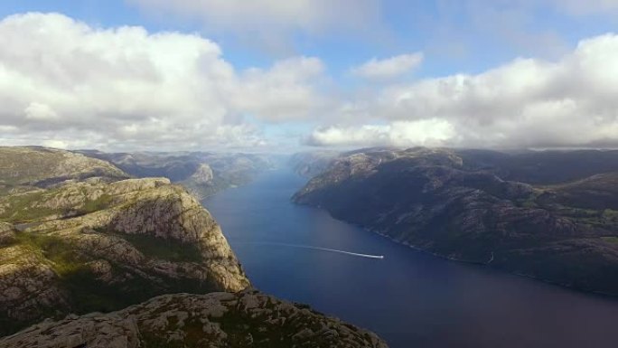 空中: 挪威的讲坛岩石