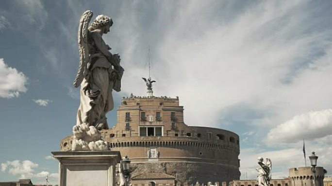 天使雕像在罗马圣天使城堡关闭