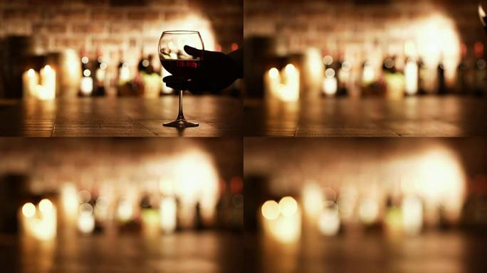 酒窖里有葡萄酒专家