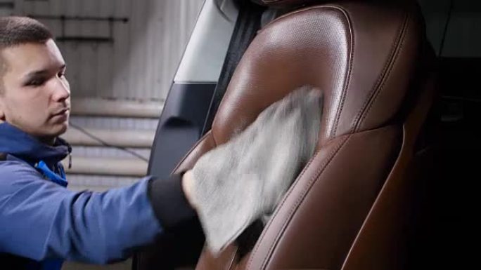 豪华现代汽车内部前排座椅的细节和清洁。汽车护理概念