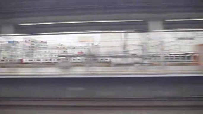 新干线或日本子弹头列车，光经过丰桥站