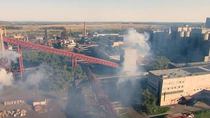 工业基础设施的鸟瞰图，在焦炭生产。化工产品的生产