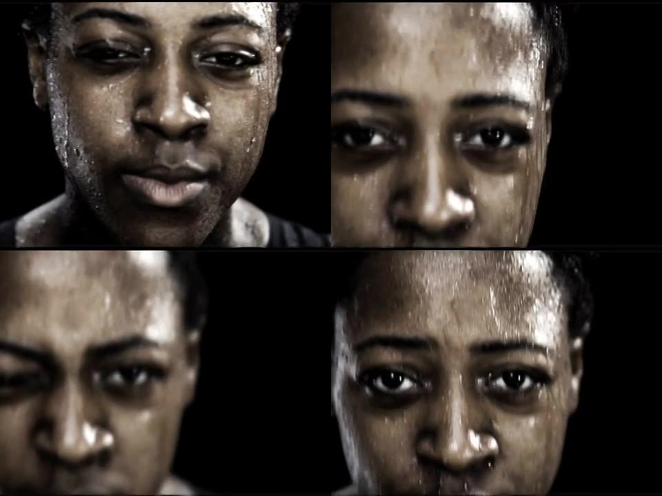 NTSC非裔美国妇女奔跑的脸特写