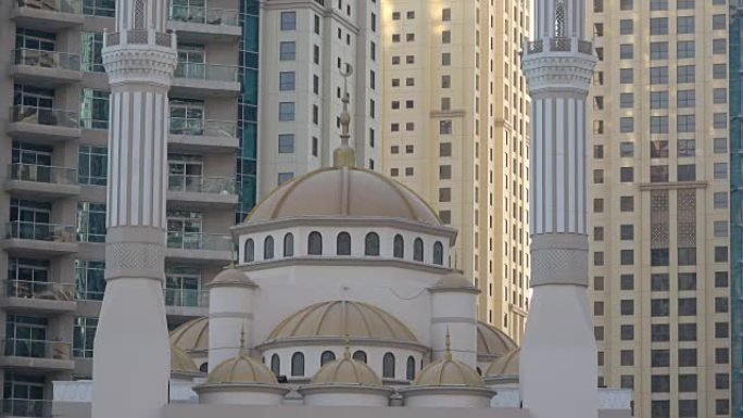 迪拜码头的清真寺，摩天大楼，迷人的城市，VAE，4K