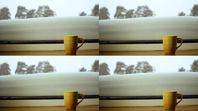 冬季森林里的热咖啡。喝咖啡的女孩