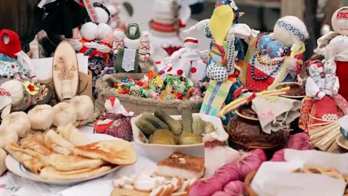 白俄罗斯传统美食 -- 煎饼。东斯拉夫民族传统节日Maslenitsa的传统民间庆祝活动的属性。冬春