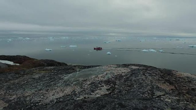 格陵兰北冰洋上的冰山
