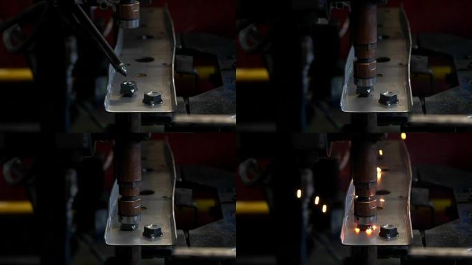 自动点焊机通过自动运动将螺母焊接到钢制零件上