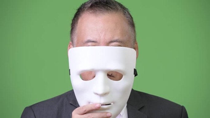 以白色面具为概念的成熟日本商人
